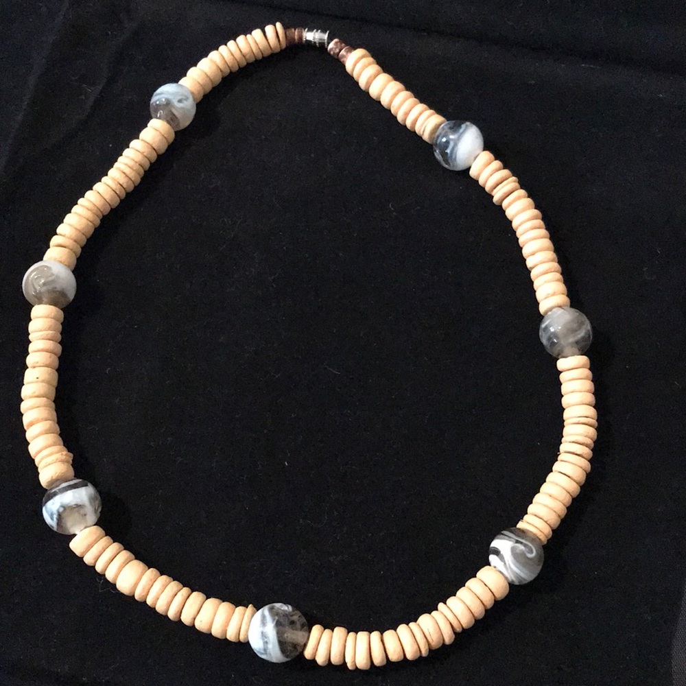 Necklace - Picture 1 of 2